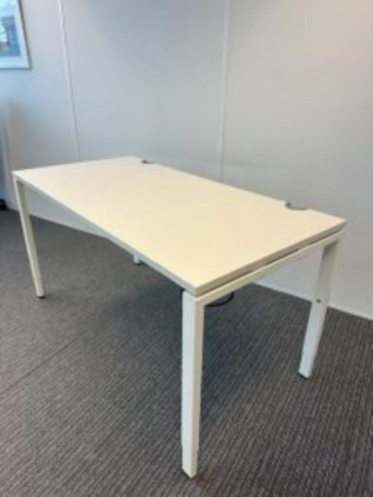 Haworth bureau met knop en kabelgoot 120x60xH64-84 cm, 10st, Huis en Inrichting, Ophalen of Verzenden, Gebruikt