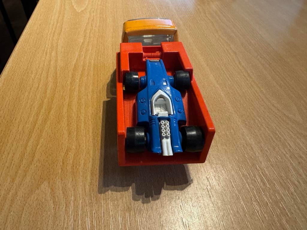 Vintage Tonka Truck met Raceauto F1, Kinderen en Baby's, Speelgoed | Overig, Gebruikt, Jongen of Meisje, Ophalen of Verzenden