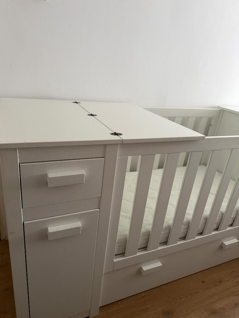 Babybed, Kinderen en Baby's, Babywiegjes en Ledikanten, Ophalen, Zo goed als nieuw, Ledikant