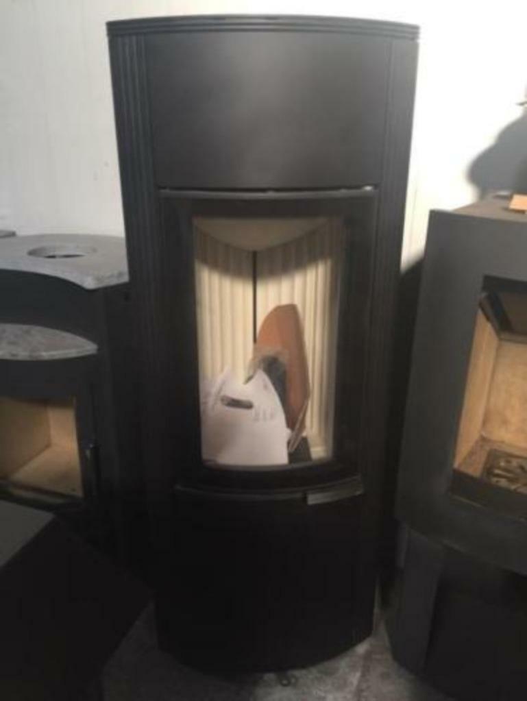 te koop demo model Spartherm trias 7 KW houtkachel DRAAIBAAR