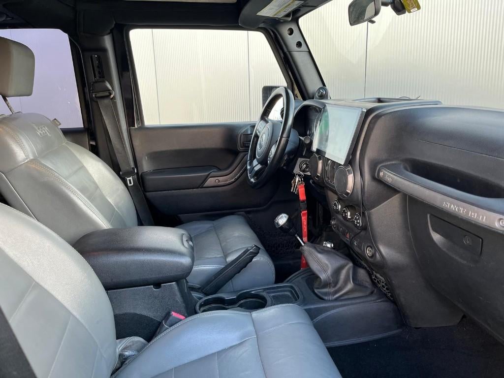 Jeep Wrangler 2.8 CRD Unlimited AUT 2011 Zwart, Auto's, 450 kg, 241 €/maand, Zwart, 1000 kg