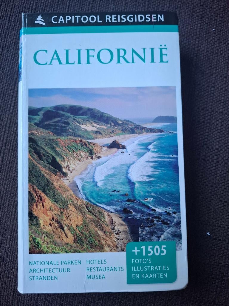 Capitool reisgids - Californië USA, Gelezen, Capitool, Ophalen of Verzenden, Reisgids of -boek