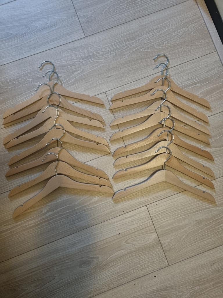 16 kinder kledinghangers, Ophalen, Zo goed als nieuw, One size