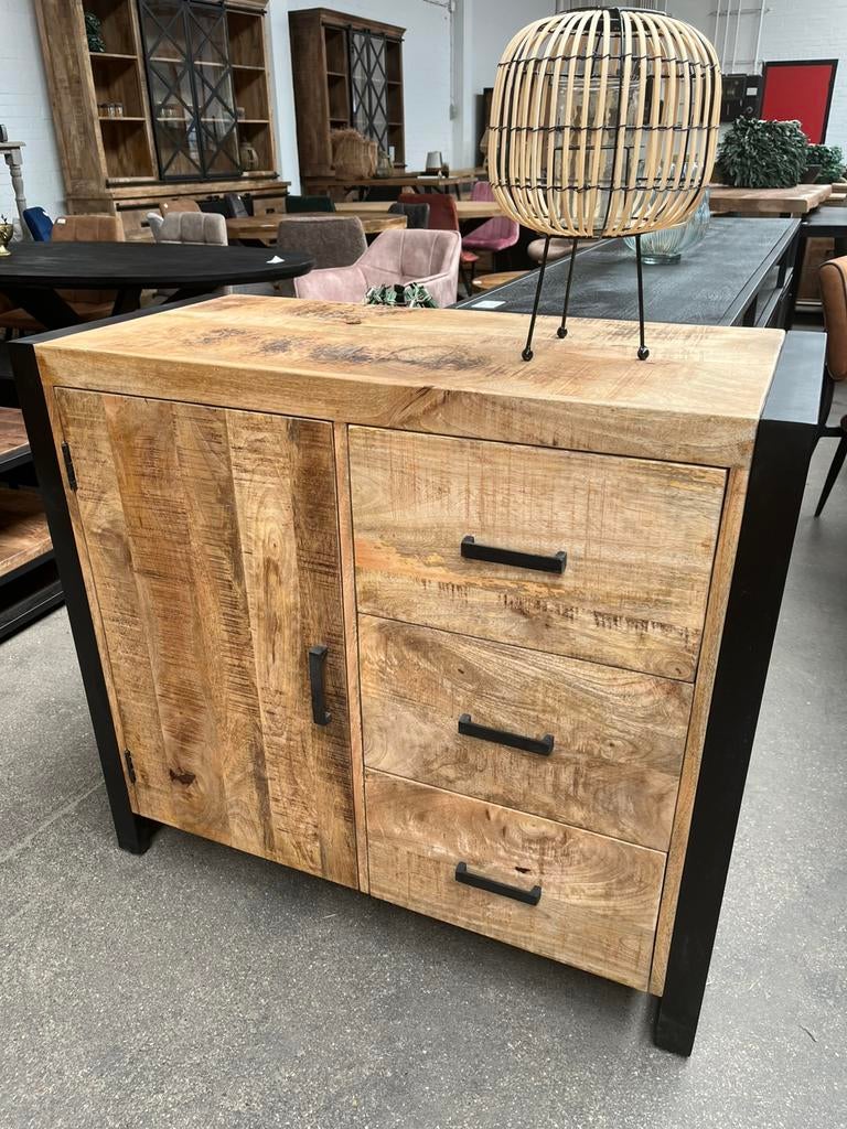 Magazijn leegverkoop dressoir Britt mangohout metaal zwart, Nieuw, Ophalen of Verzenden, Info@wkhome.nl, Argonweg 20 Amersfoort
