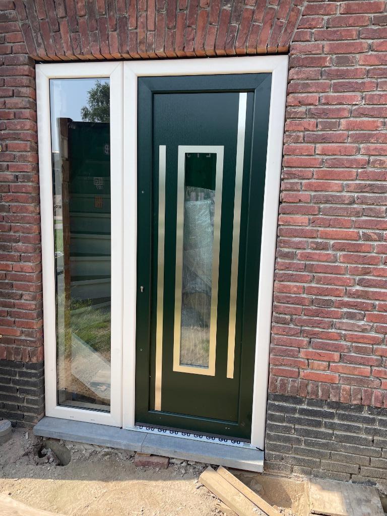 Voordeuren in kunststof. Vele mogelijkheden