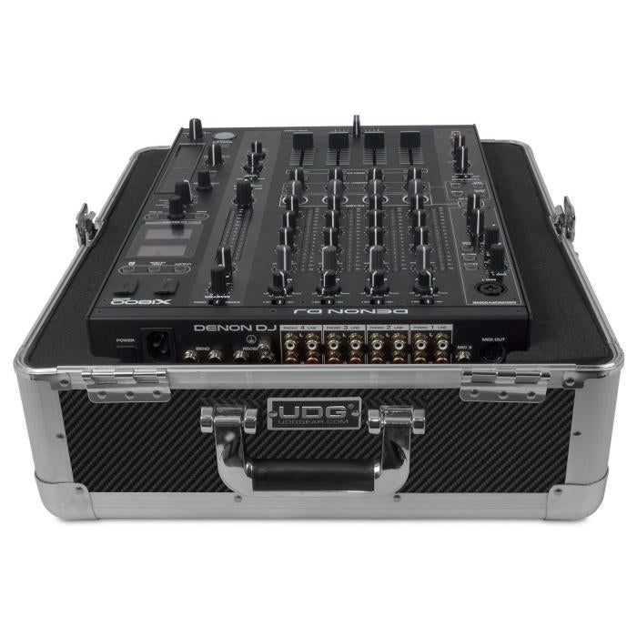 UDG Ultimate Pick Foam Carbon Flight Case  M zwart, Muziek en Instrumenten, Behuizingen en Koffers, Nieuw, Overige instrumenten