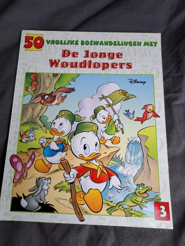 50 vrolijke boswandelingen met de jonge woudlopers, Boeken, Eén stripboek, Ophalen of Verzenden