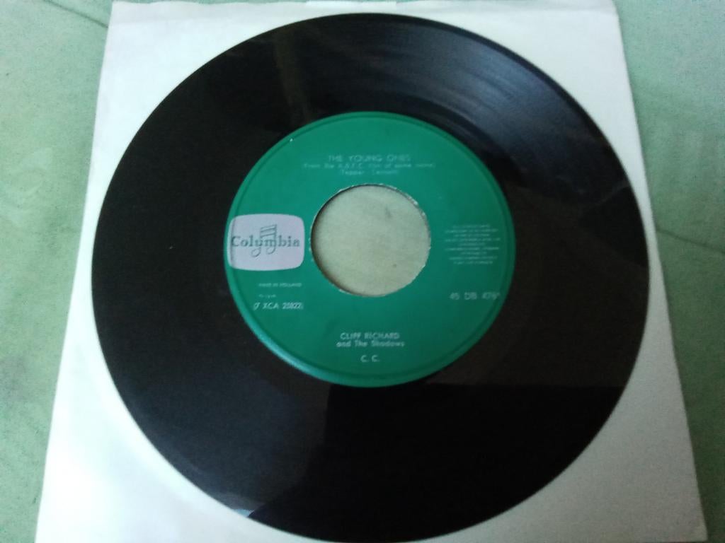 Cliff Richard.        The. Young ones, Gebruikt, Verzenden, 7 inch, Single