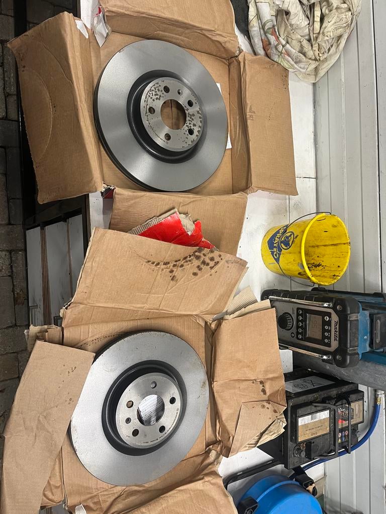 Nieuwe Brembo remschijven - verkeerd besteld, Ophalen of Verzenden, Nieuw, Audi