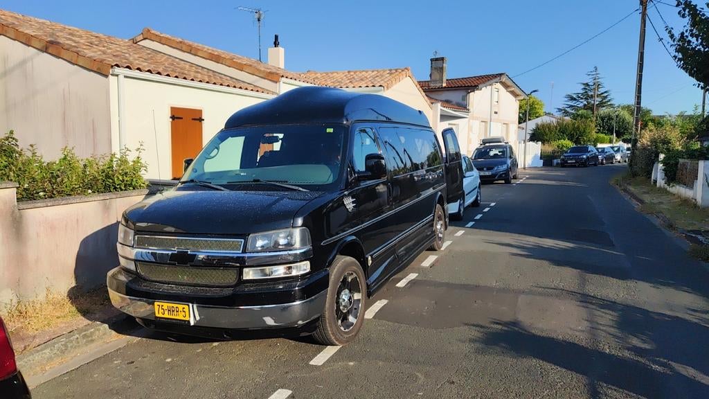 Chevrolet Express VAN 2500HD extended nieuwe apk, Auto's, Automaat, Euro 5, Achterwielaandrijving, Zwart
