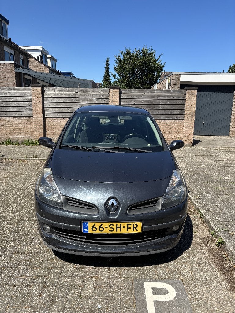 Renault Clio 1.4 5-DRS E4 2006 144xxx km, Auto's, Renault, Particulier, Clio, ABS, Airbags, Airconditioning, Android Auto, Apple Carplay