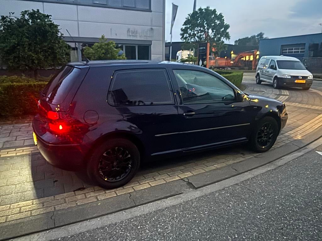 Volkswagen Golf 1.4 55KW 2000 Blauw, Auto's, Voorwielaandrijving, 1037 kg, 74 pk, Zwart