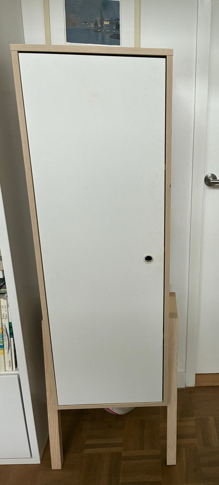Leuke kast voor badkamer of kinderkamer, Ophalen, Minder dan 50 cm, Met deur(en), Eikenhout