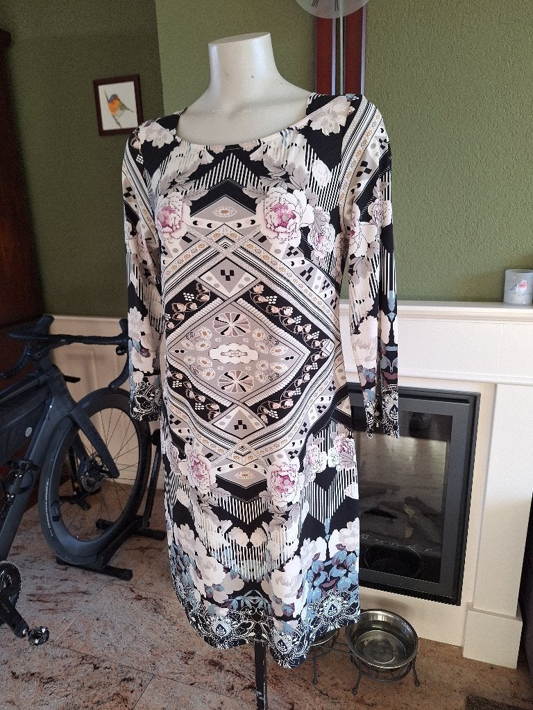 K-Design jurk met apart gestikte halslijn L, Kleding | Dames, Jurken, Maat 38/40 (M), K-design, Overige kleuren, Verzenden