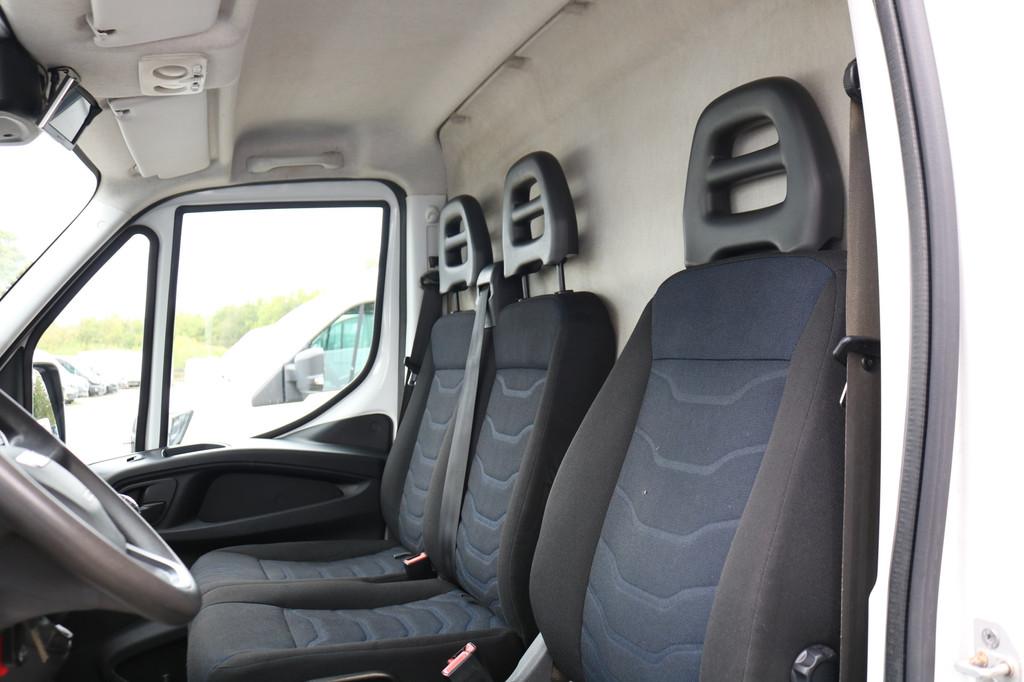 Iveco Daily 35S14 L2 H2 Airco 3.5t Trekhaak (bj 2017), Auto's, Bestelauto's, Gebruikt, Euro 6, Iveco, 14 km/l