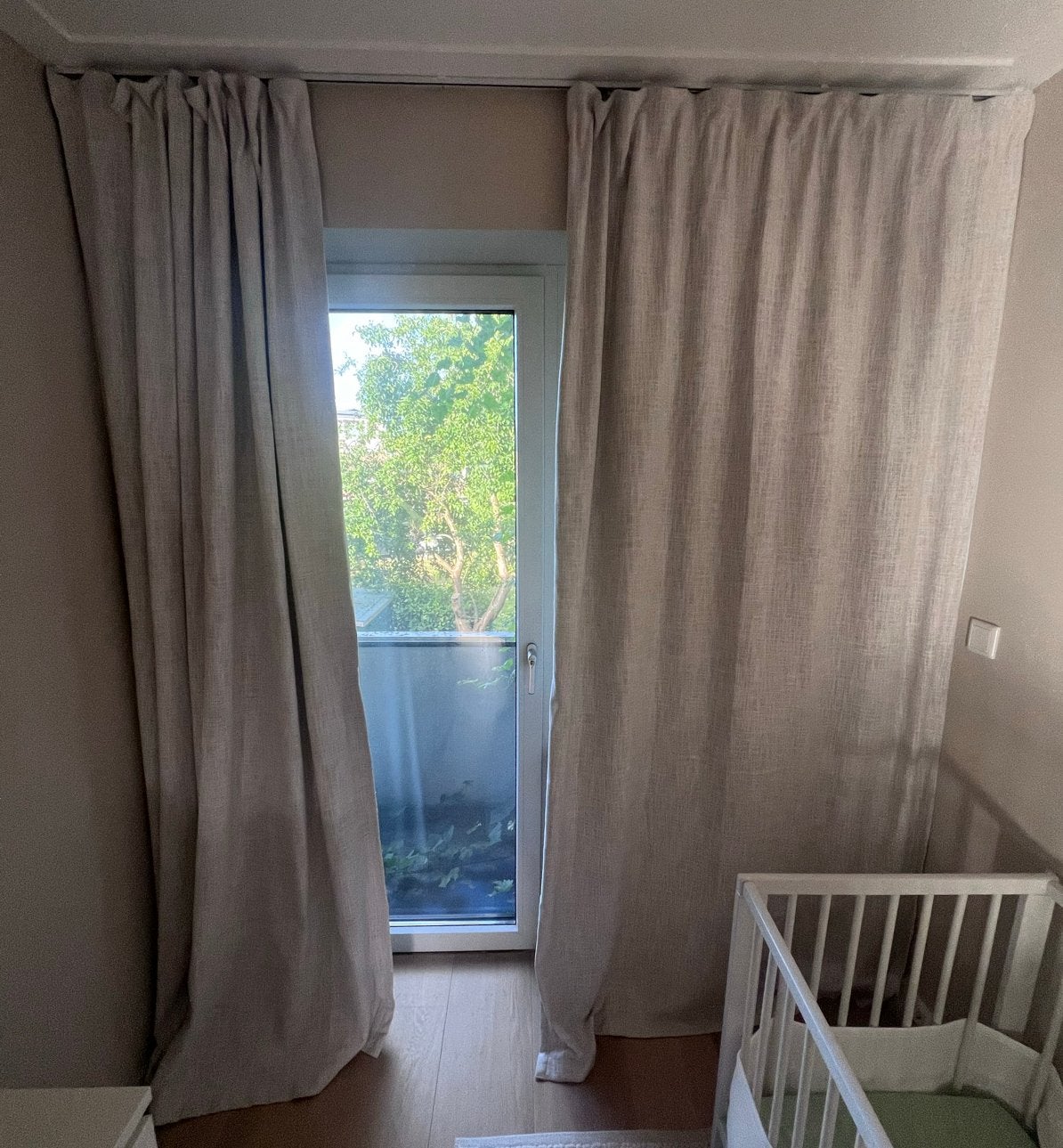 H&M verduisterende Gordijnen. 140x250 cm, linnen look, Huis en Inrichting, Stoffering | Gordijnen en Lamellen, Overige merken