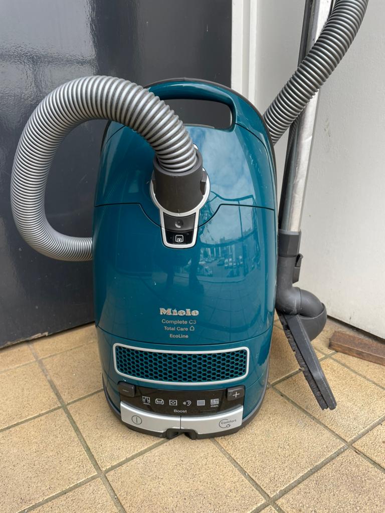 Miele Complete C3 Stofzuiger, Witgoed en Apparatuur, Stofzuigers, Gebruikt, Miele, Minder dan 1200 watt, Ophalen