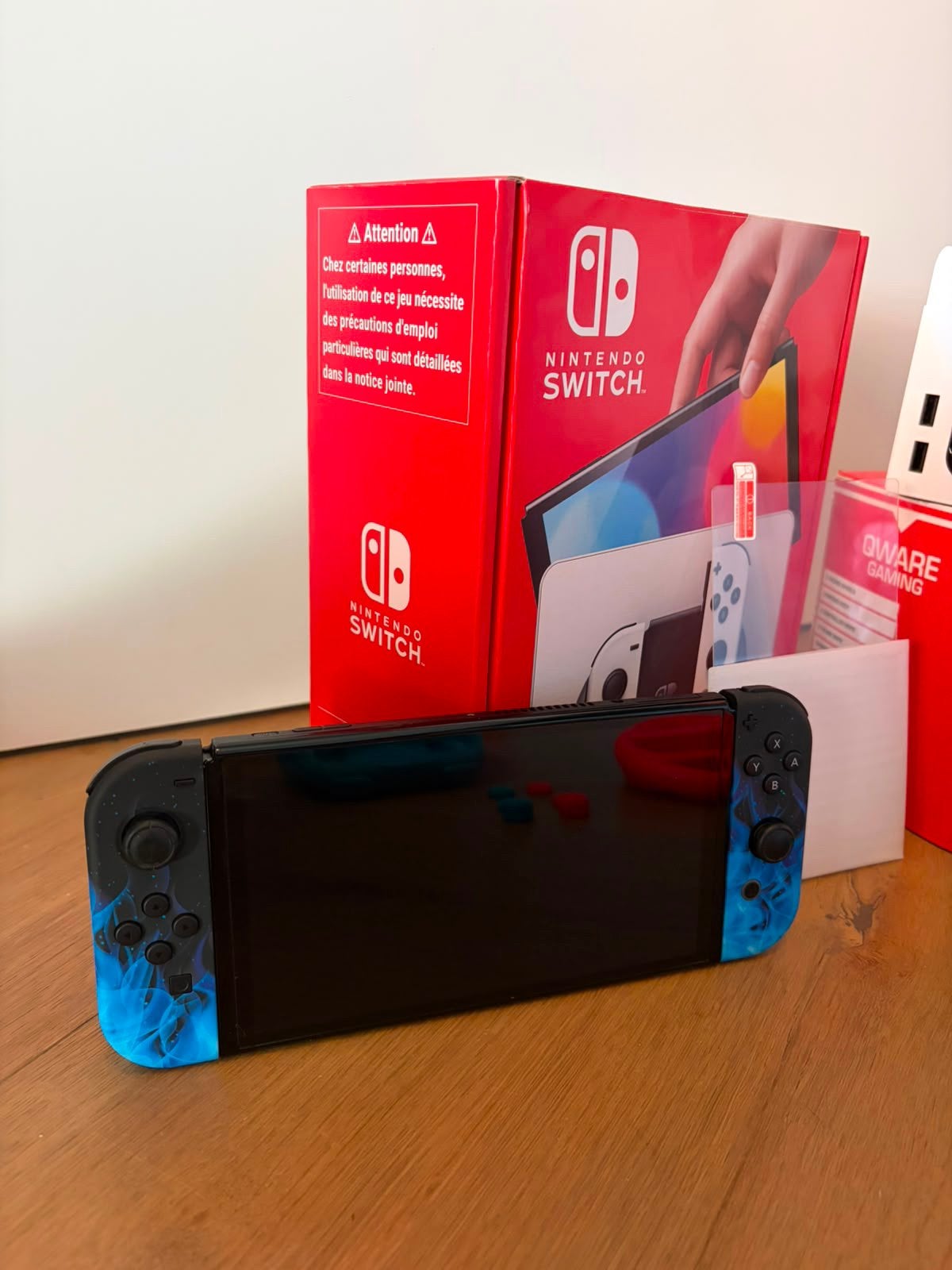 Nintendo Switch OLED met accessoires en game, Spelcomputers en Games, Spelcomputers | Nintendo Switch, Met games, Zo goed als nieuw