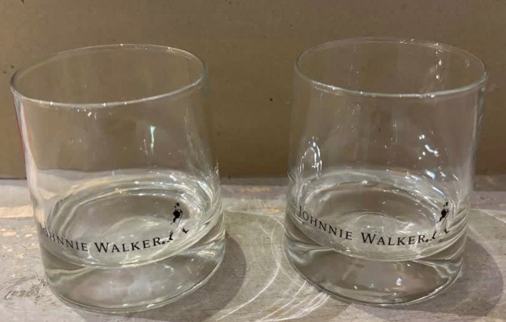 Twee tumblerglazen van Johnnie Walker whiskey, Ophalen of Verzenden, Zo goed als nieuw, Borrel- of Shotglas
