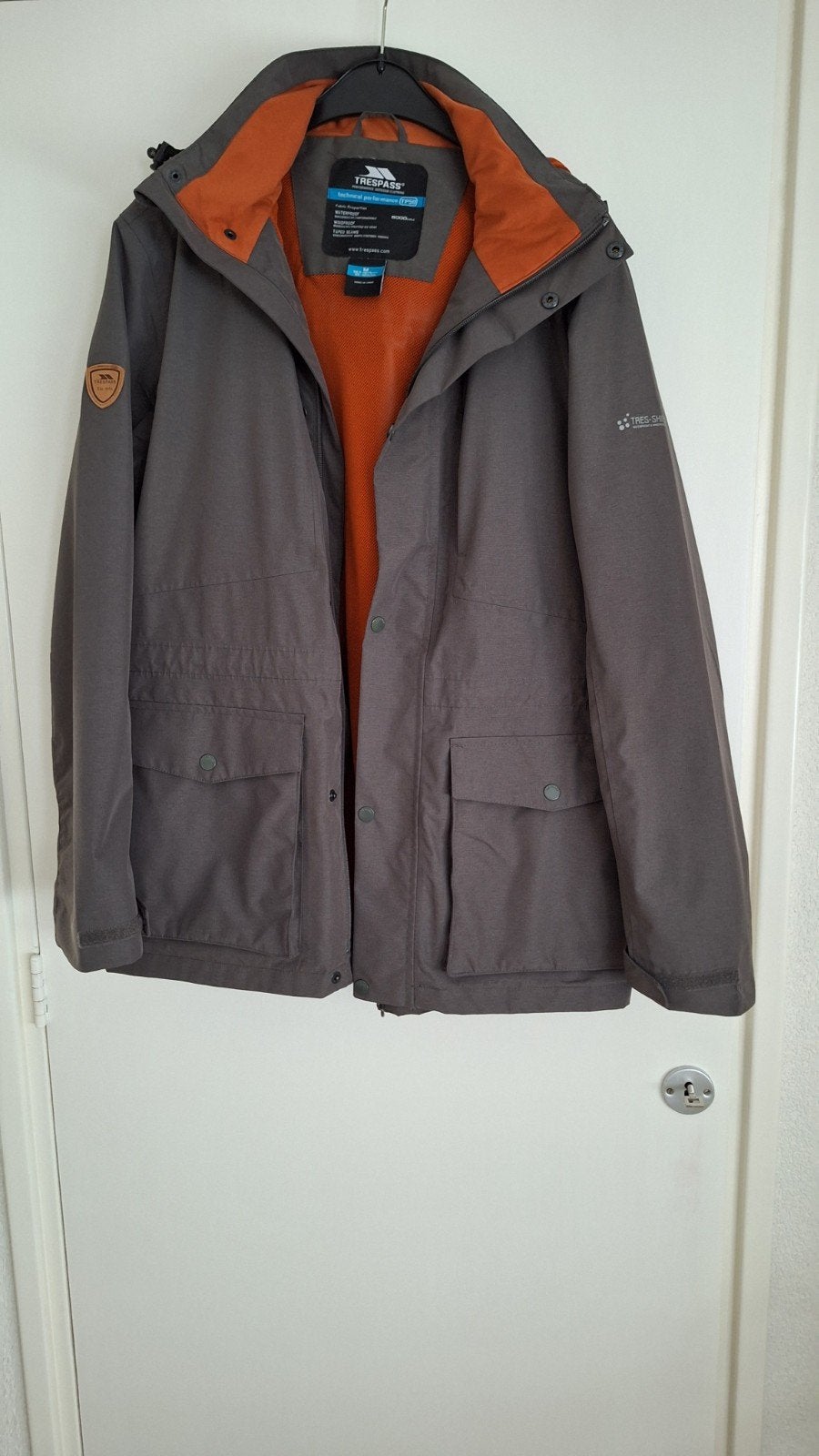 Nieuwe Trespass heren outdoor jas mt.M, Maat 48/50 (M), Overige typen, Nieuw, Ophalen of Verzenden