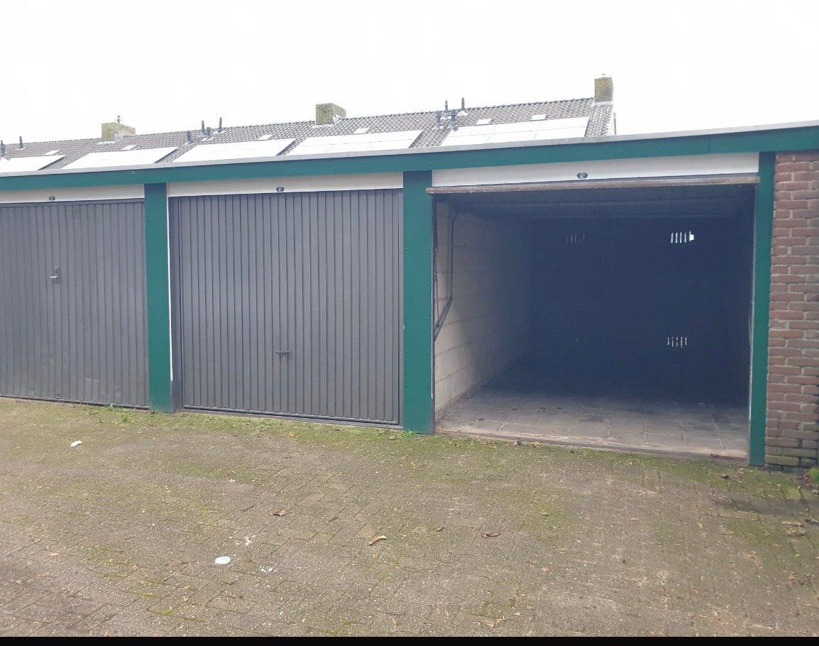 Garagebox te huur. Opslagruimte, Ophalen, Zo goed als nieuw