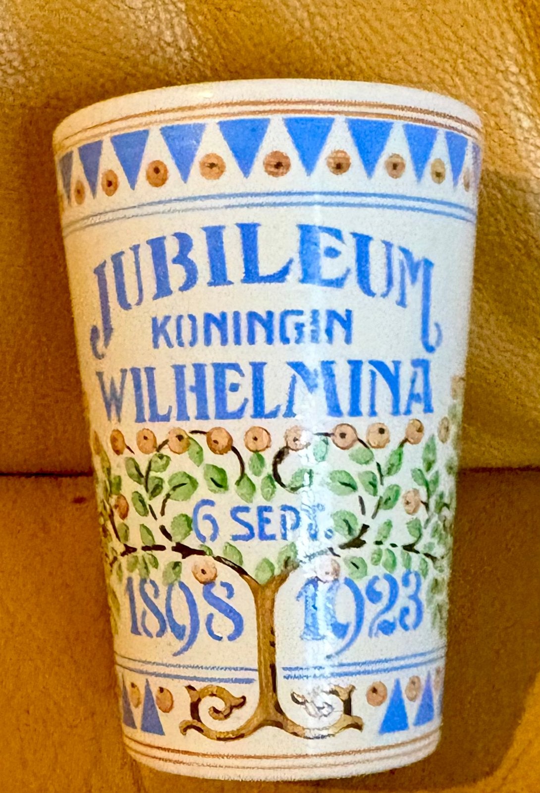 Herdenkingsbeker uit 1923 (!) Wilhelmina regeringsjubileum, Ophalen of Verzenden