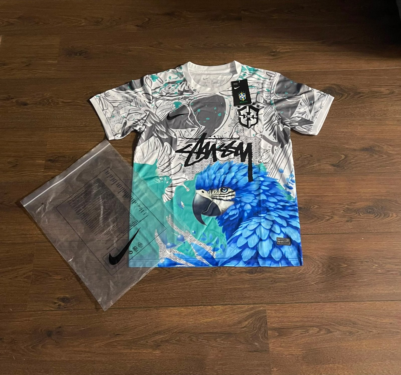 Nike Stussy Brazil Papegaai Voetbalshirt Maat S, Ophalen of Verzenden, Nieuw, Maat 46 (S) of kleiner, Meerkleurig