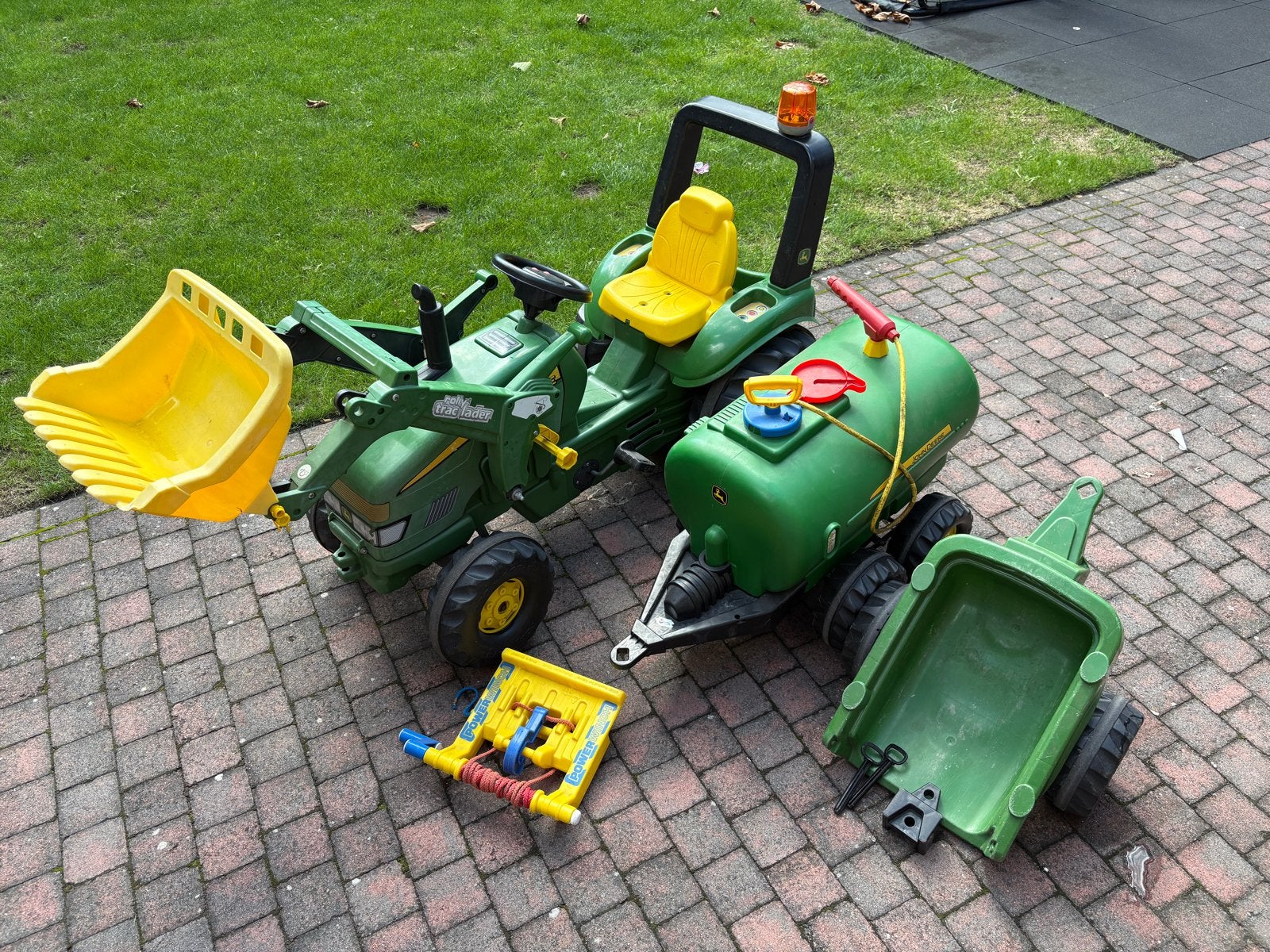 Rolly toys john deere tractor met giertank en veel extra’s, Kinderen en Baby's, Ophalen, Gebruikt