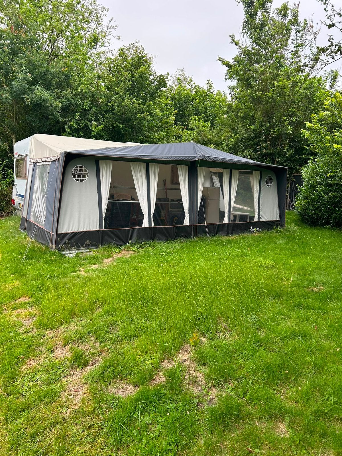 Dethleffs caravan aan het water op camping kleine wielen, Caravans en Kamperen, Rondzit, Particulier, Dethleffs, Tot en met 4