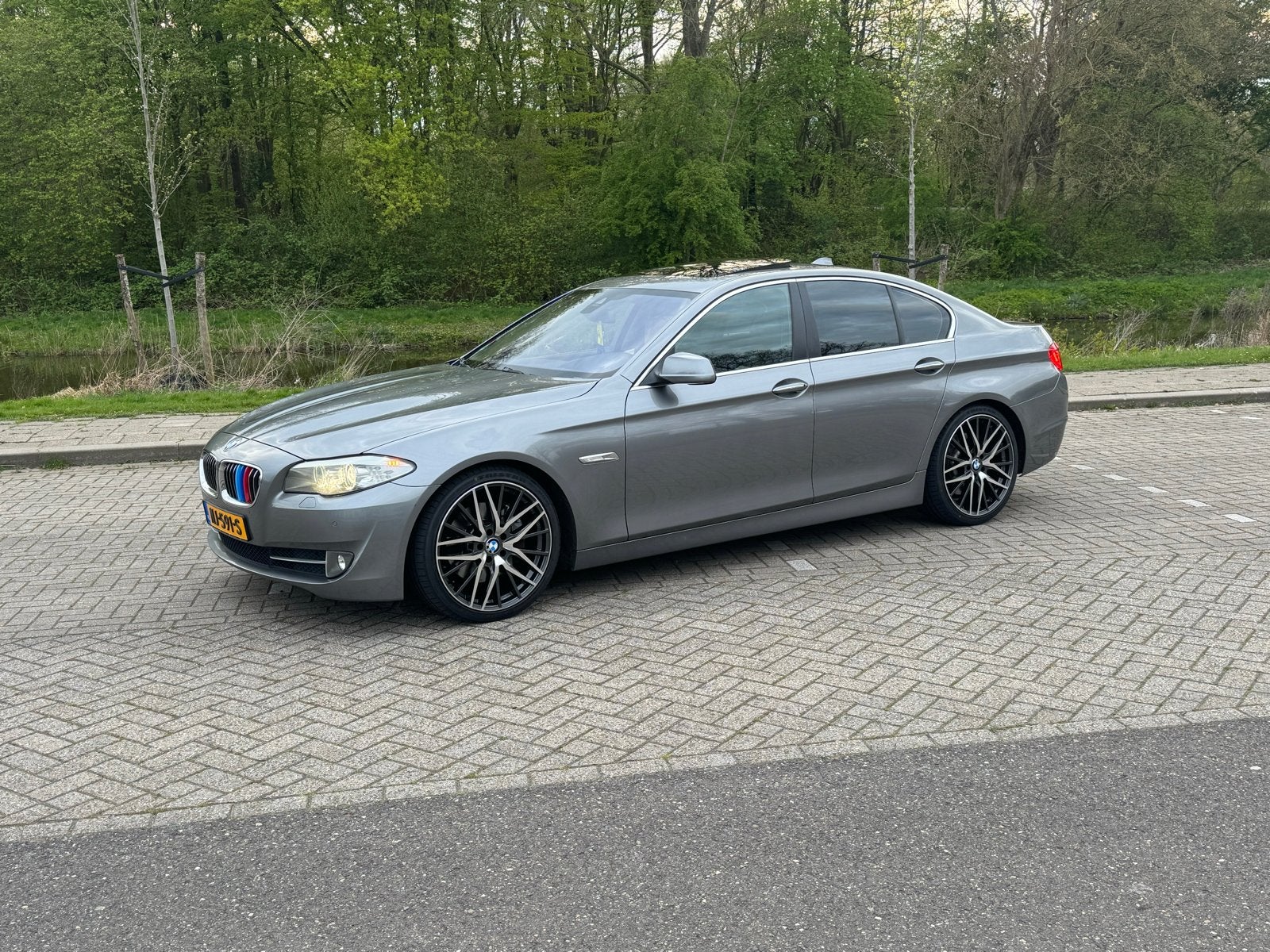 BMW 5-Serie 535D 230KW Sedan Aut8 2012 Grijs 270.000 km, Auto's, Euro 5, Achterwielaandrijving, Zwart, 2000 kg
