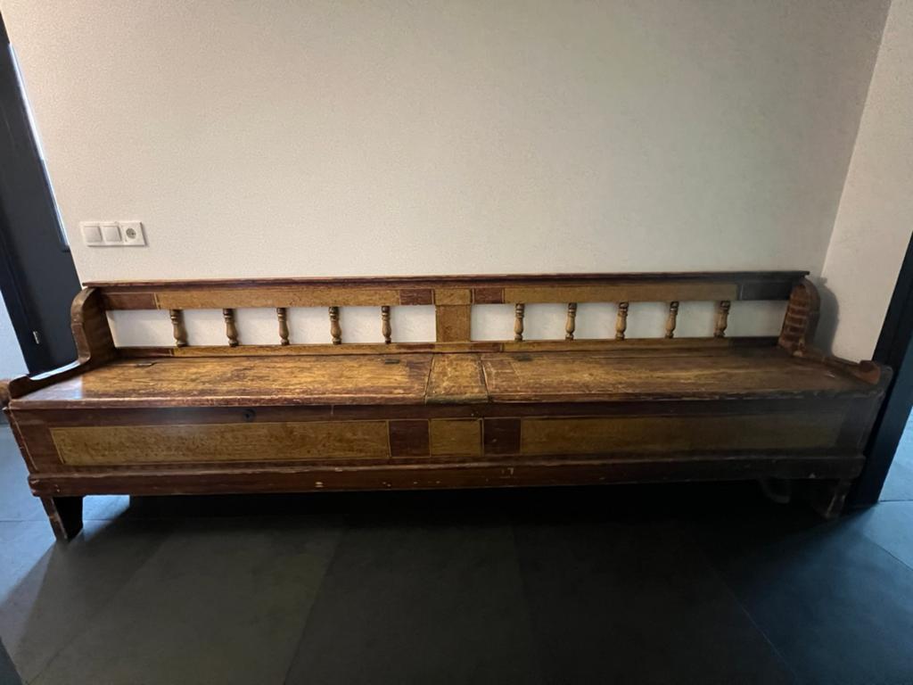 Antieke houten bank met opbergruimte en rugleuning, Antiek en Kunst, Antiek | Meubels | Stoelen en Banken, Ophalen