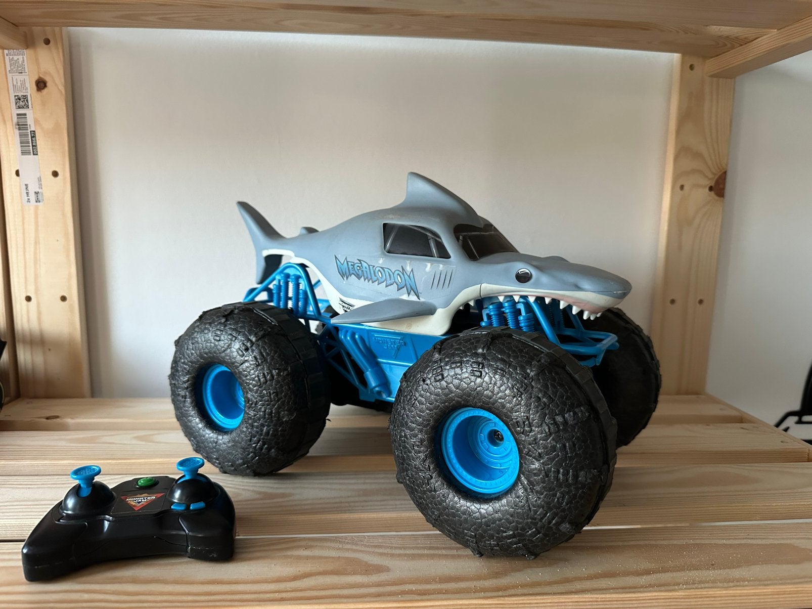 Monsterjam bestuurbare auto, megalodon schaal1:15, Ophalen of Verzenden, Zo goed als nieuw, Overige schalen, Auto offroad