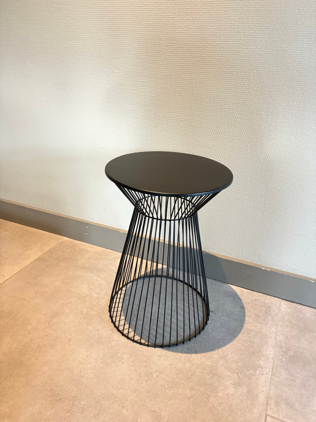 Modern zwart bijzettafeltje - 25x15 cm, Ophalen, Minder dan 45 cm, Minder dan 55 cm, Gebruikt
