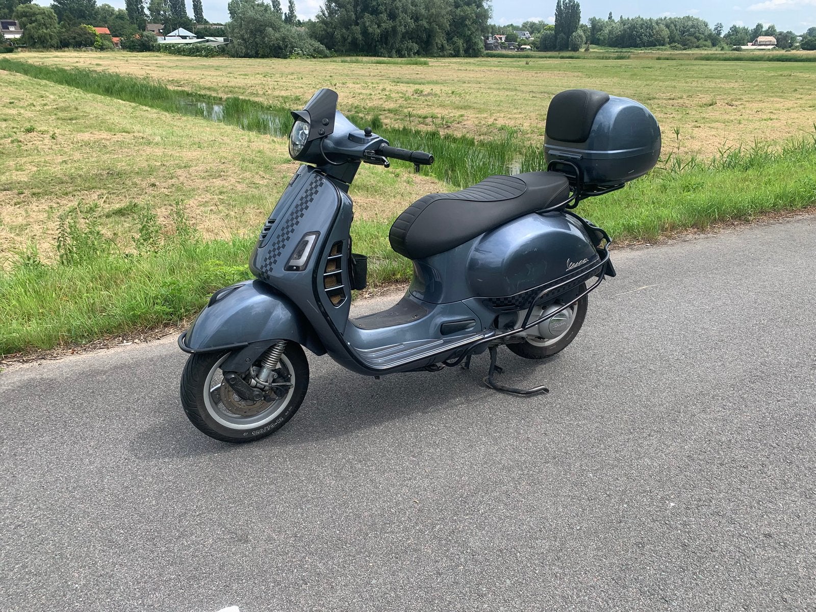 Vespa scooter  Belgische papieren 2016 250 GTS i.e, Fietsen en Brommers, Scooters | Vespa, Ophalen, Gebruikt, Overige modellen