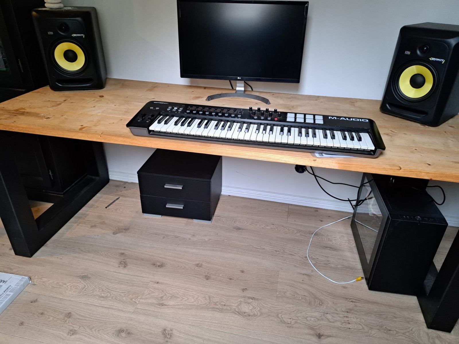 Steigerhouten bureau met stalen frame 100x100, Huis en Inrichting, Ophalen, Hout, Zo goed als nieuw, Industrieel