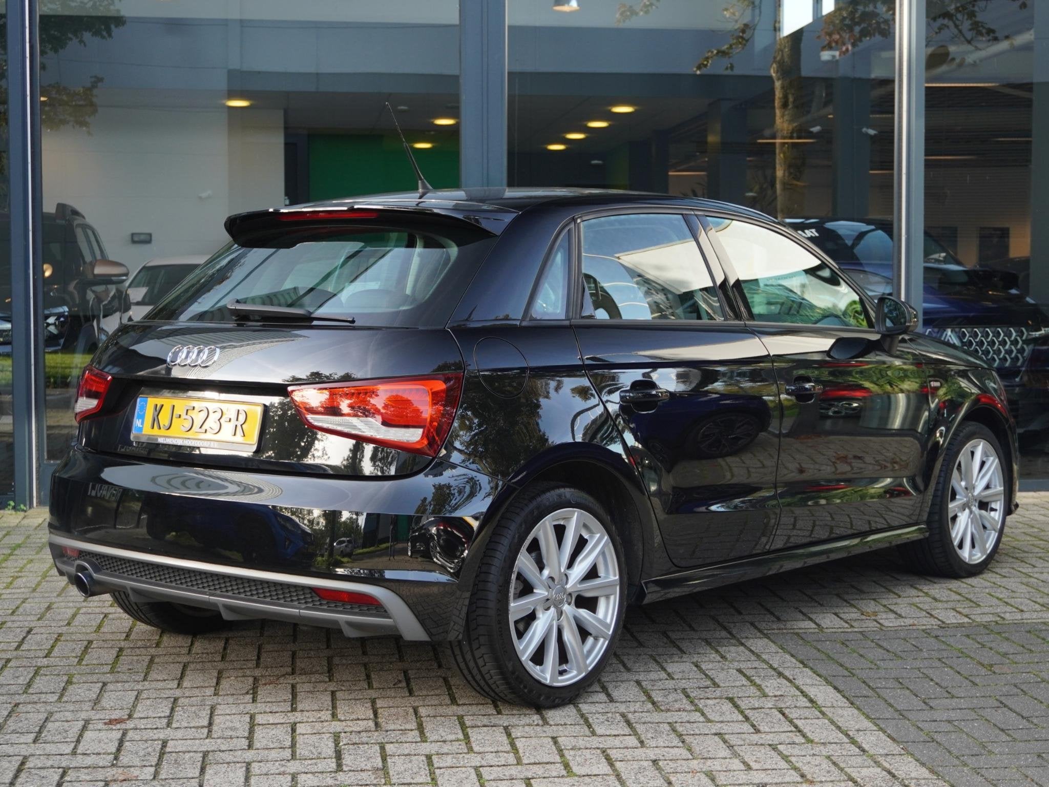 Audi A1 Sportback 95 TFSI Adrenalin / 54.000KM NAP / NAVI /, Auto's, Voorwielaandrijving, Stof, 95 pk, Origineel Nederlands