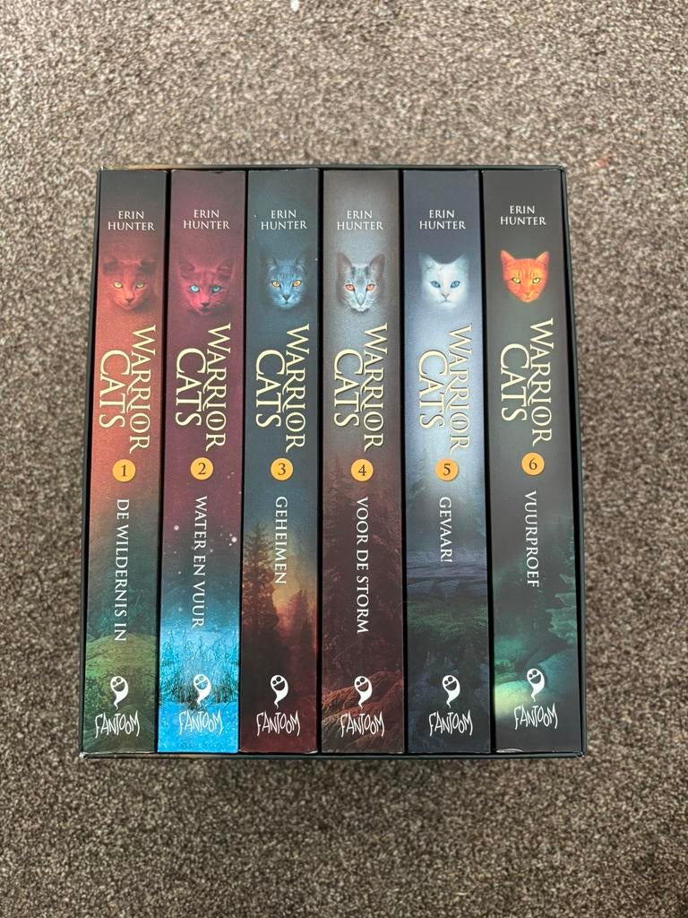 Warrior Cats serie 1 Nederlandstalig, Ophalen of Verzenden, Zo goed als nieuw