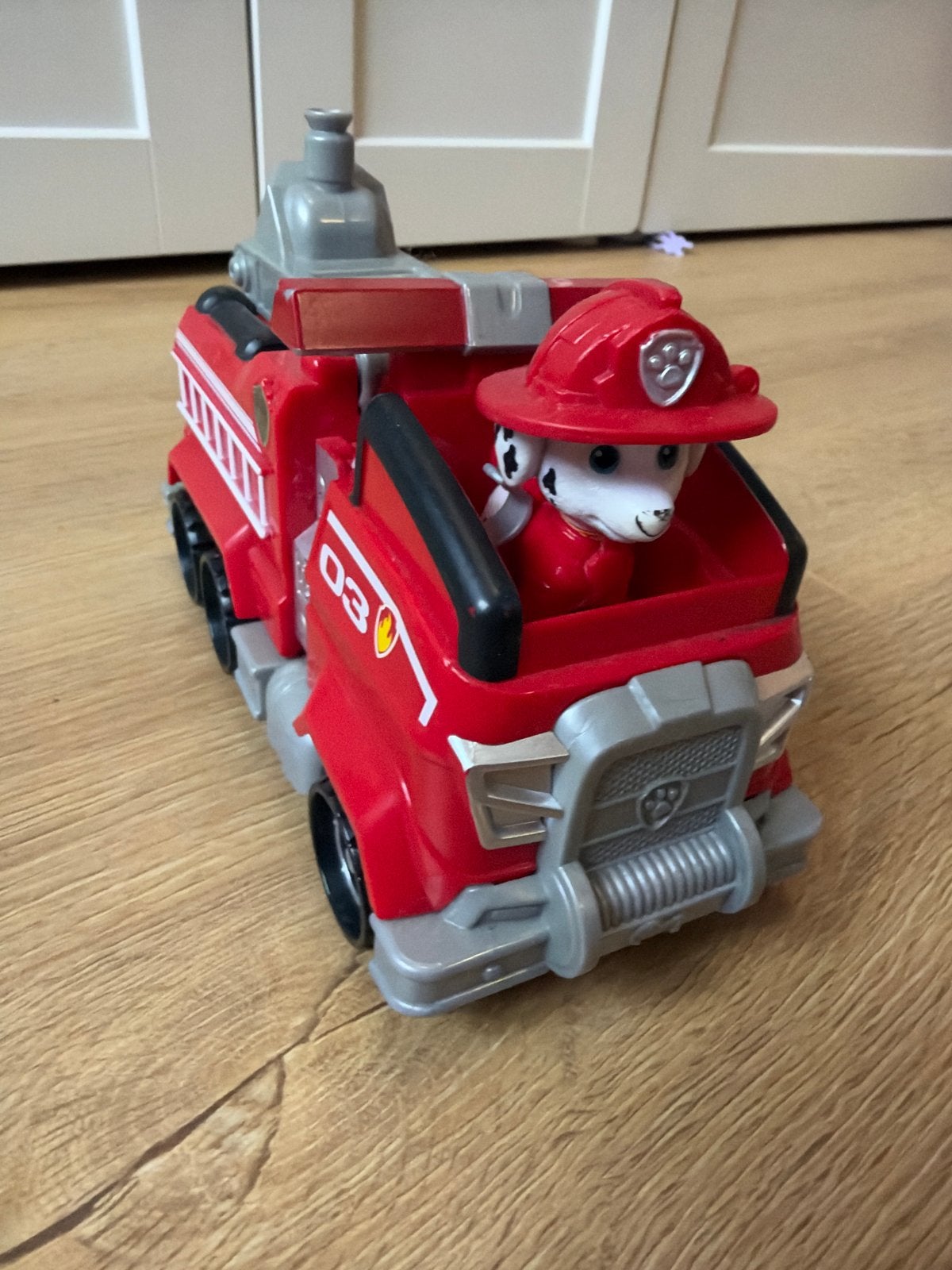 Paw Patrol Marshall Brandweerauto met figuur, Ophalen of Verzenden, Gebruikt