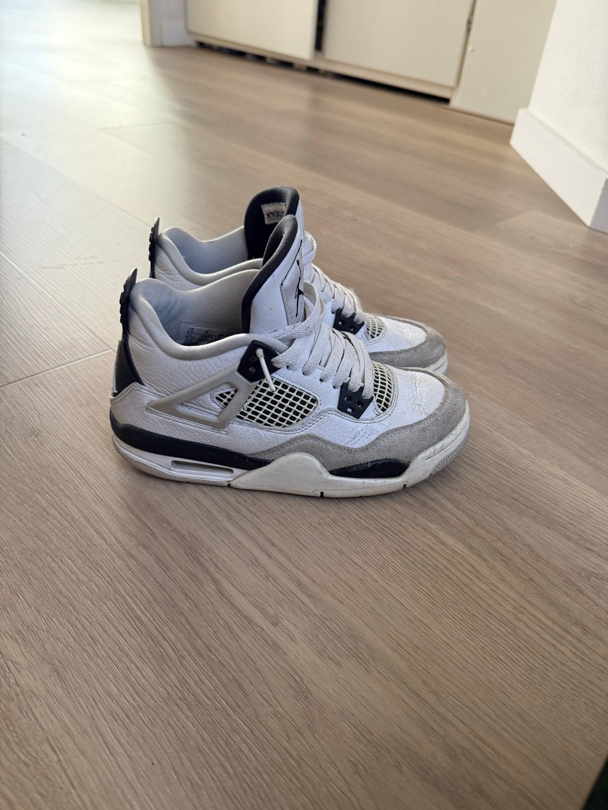 Nike Air Jordan 4 militairy black maat 36,5, Ophalen of Verzenden, Gedragen, Wit, Sneakers of Gympen