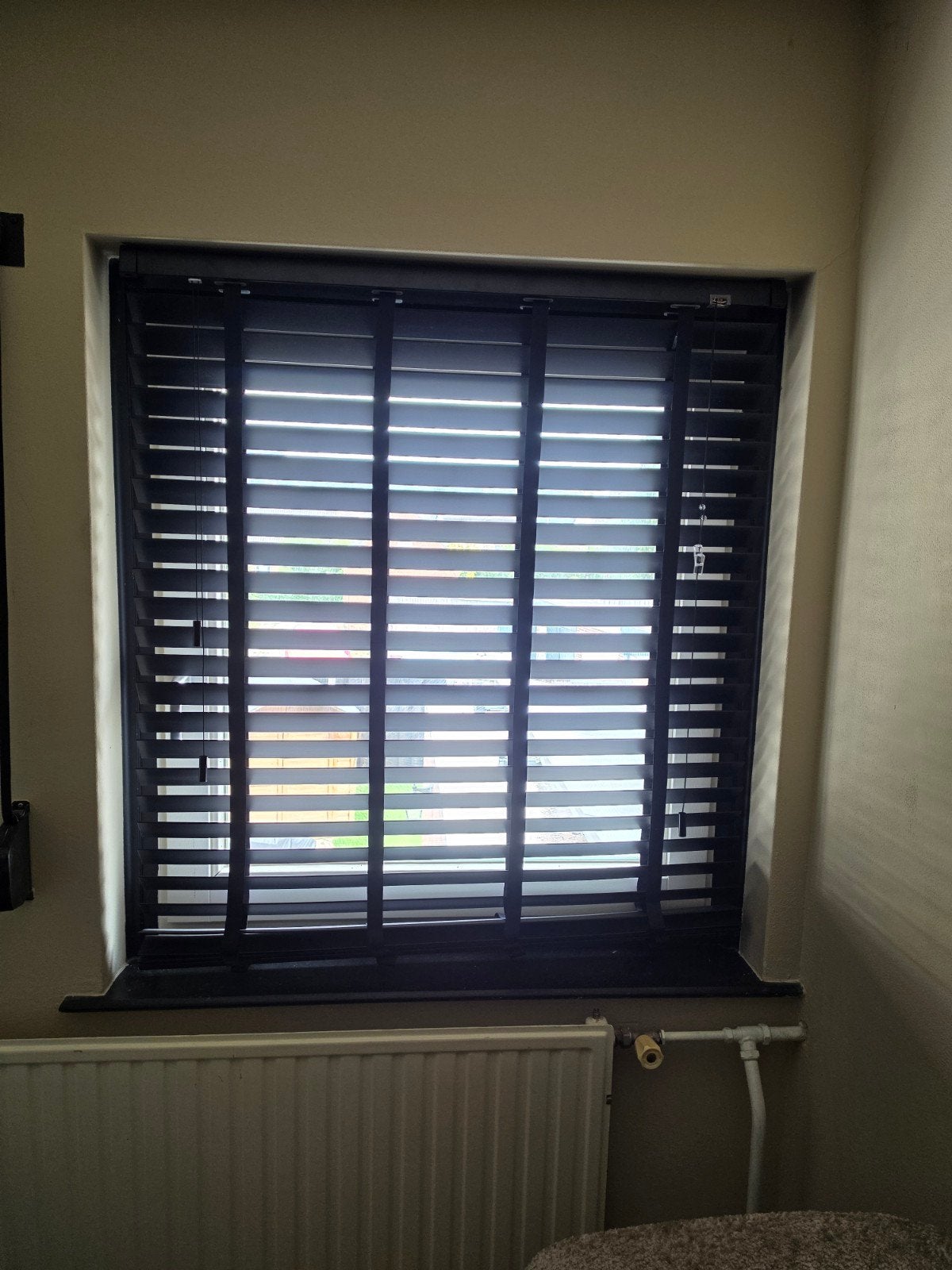 6 Zwarte houten jaloezieën - 100x130 cm, Ophalen, Jaloezie, Gebruikt, Overige merken