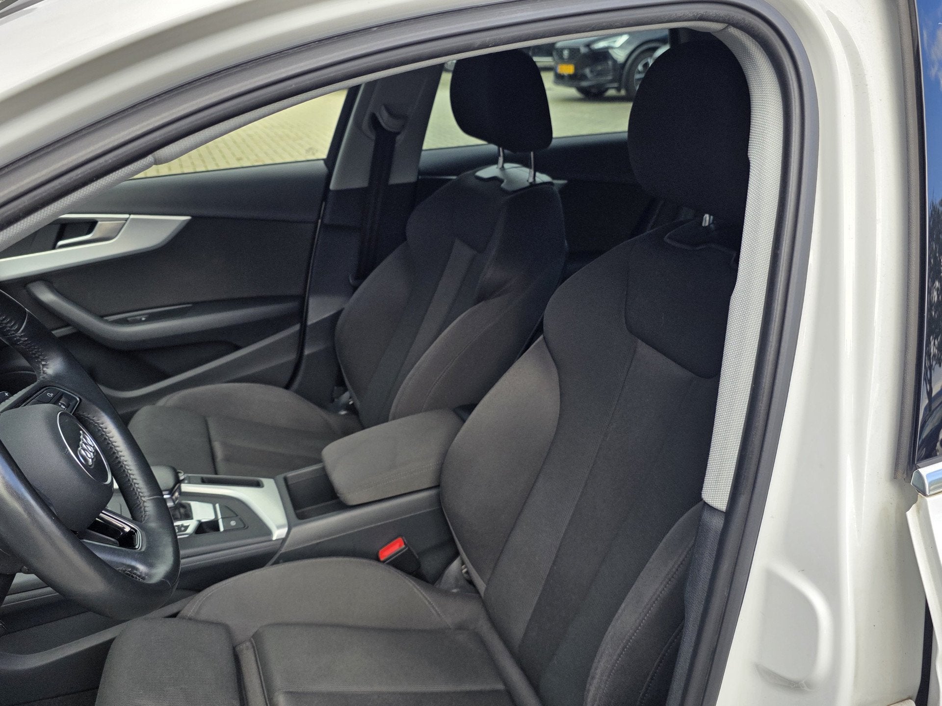 Audi A4 Avant 2.0 TFSI MHEV Sport Lease Edition + CAMERA + L, Dealer onderhouden, Gebruikt, Zwart, 1984 cc