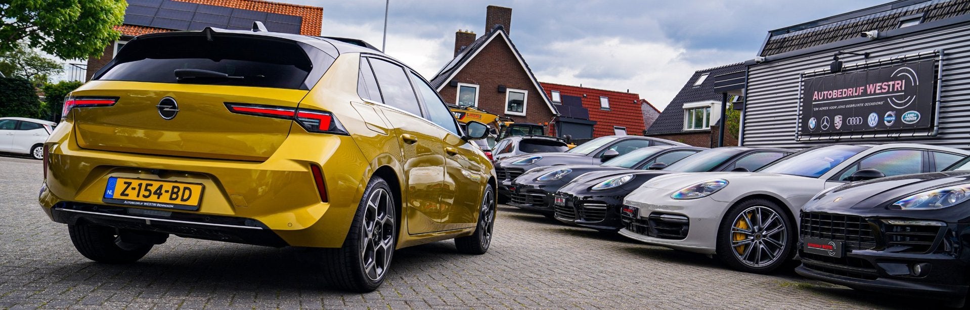 Opel Astra 1.2 Ultimate | Head Up Display | 360 Camera | Sto, Gebruikt, 1199 cc, Automatische klimaatregeling, Geel