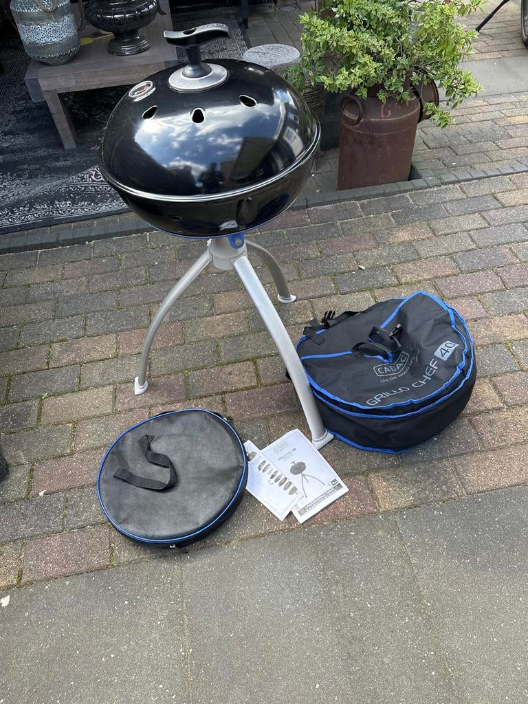 Skottlebraai met paella pan en tassen, Ophalen, Zo goed als nieuw