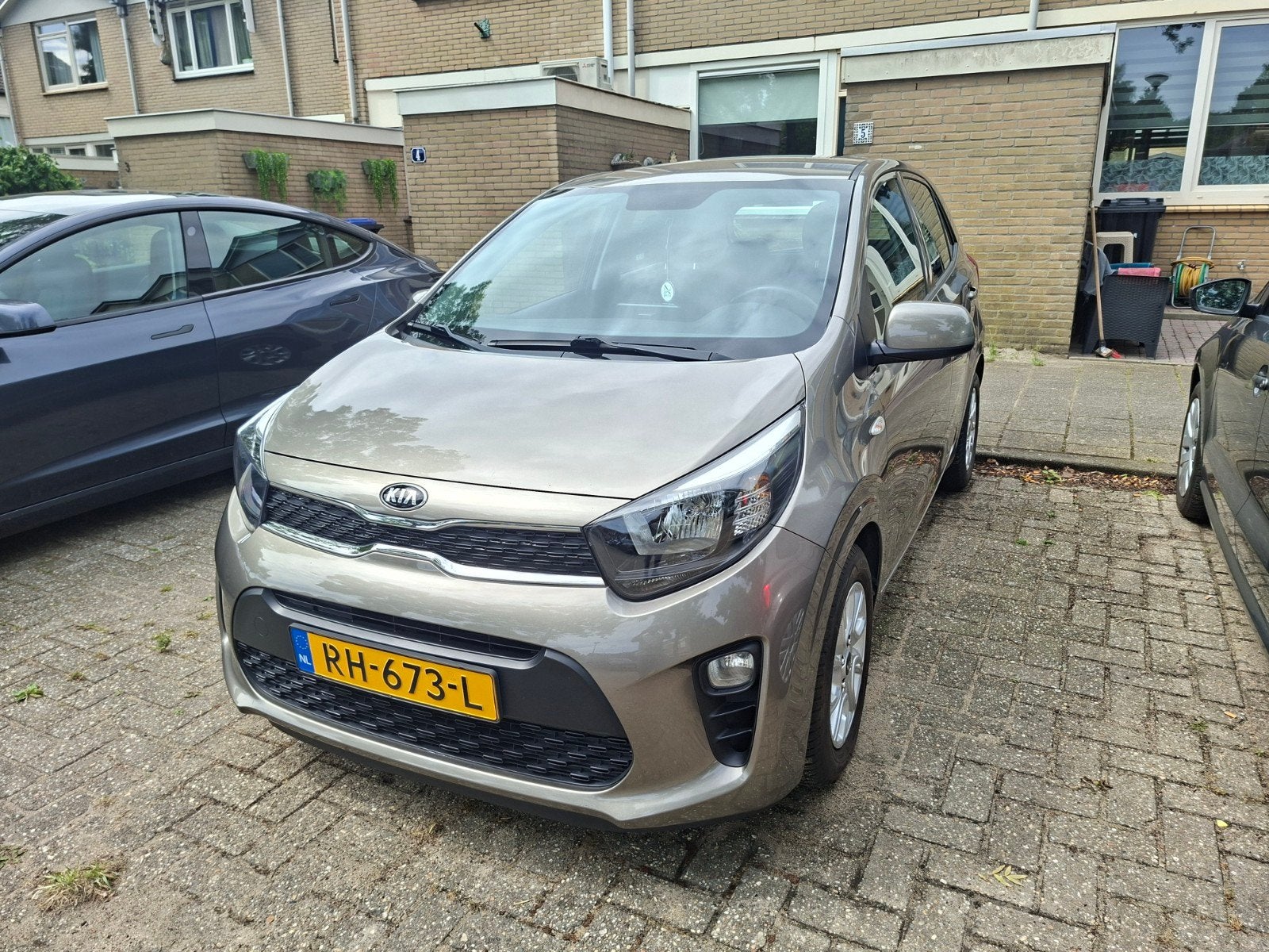 Kia Picanto 1.0 Cvvt 67pk 5-zits 2017 Grijs, Auto's, Kia, Voorwielaandrijving, 4 stoelen, Origineel Nederlands, Handgeschakeld