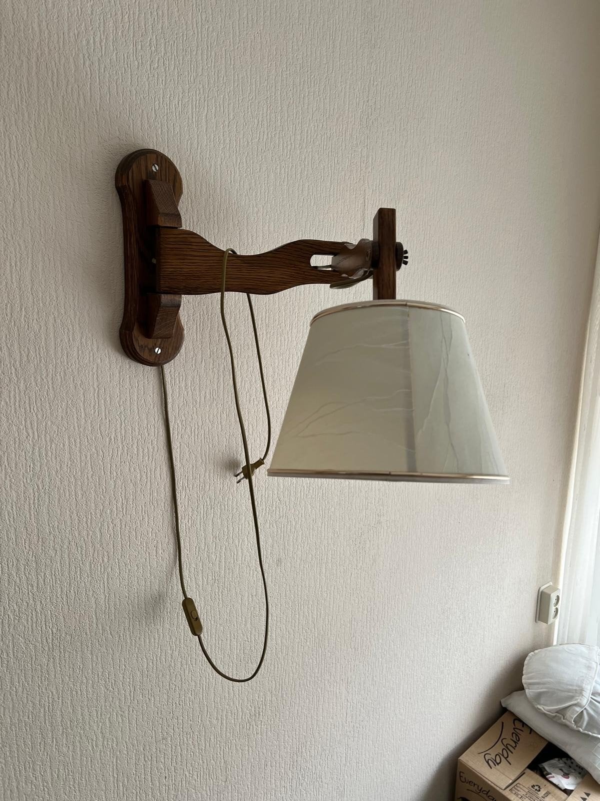 Vintage houten wandlamp met stoffen kap, Ophalen