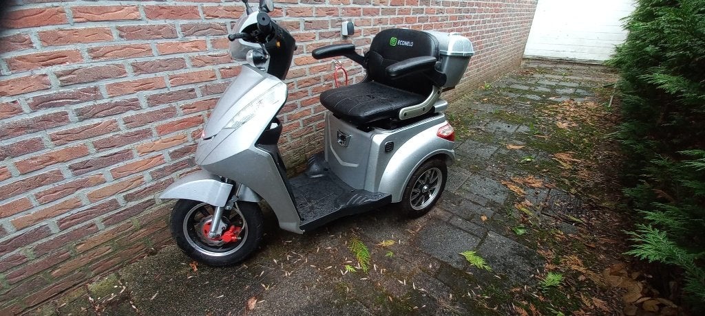 Scootmobiel 1 jaar oud, 16 t/m 25 km, Zo goed als nieuw, 16 km/u of meer, Ophalen
