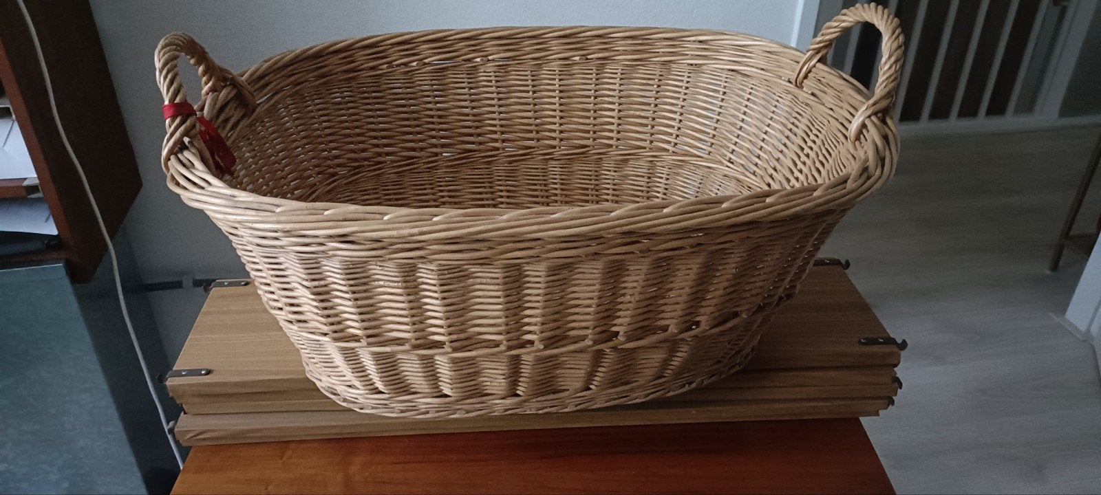 Vintage rieten wasmand uit de jaren '50 met patina, Ophalen