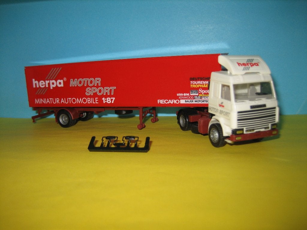 Herpa-Motorsport  SCANIA  143  met  1-asser oplegger Herpa, Ophalen of Verzenden, Nieuw, Bus of Vrachtwagen, Herpa