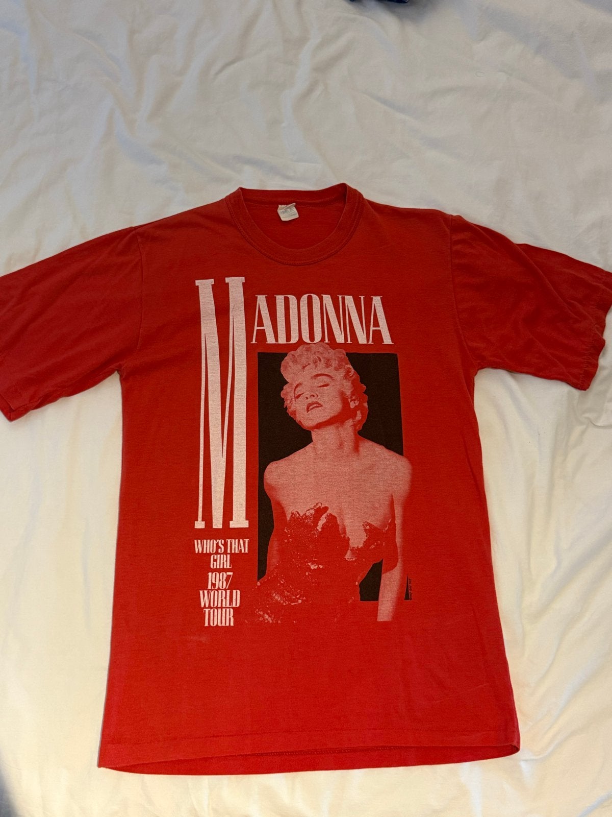 Vintage Madonna 'Who's That Girl' 1987 World Tour T-shirt, Kleding | Heren, Ophalen of Verzenden, Gedragen, Maat 48/50 (M), Rood