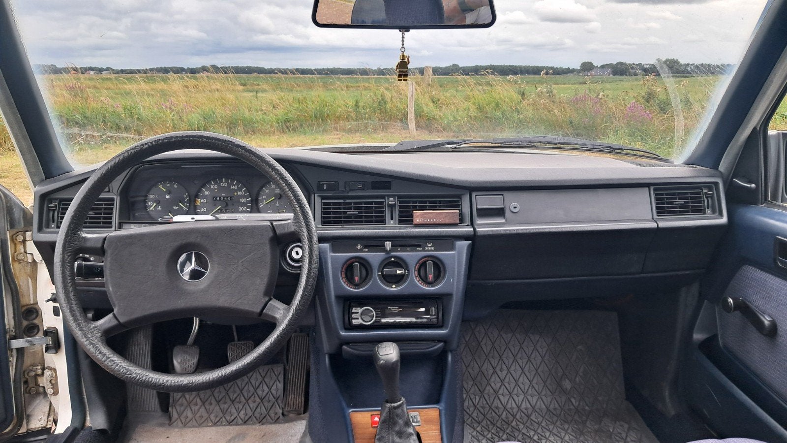 Mercedes 190 | Wegenbelastingvrij | APK tot 28 feb. 2028, 4 cilinders, Wit, 1200 kg, Handgeschakeld